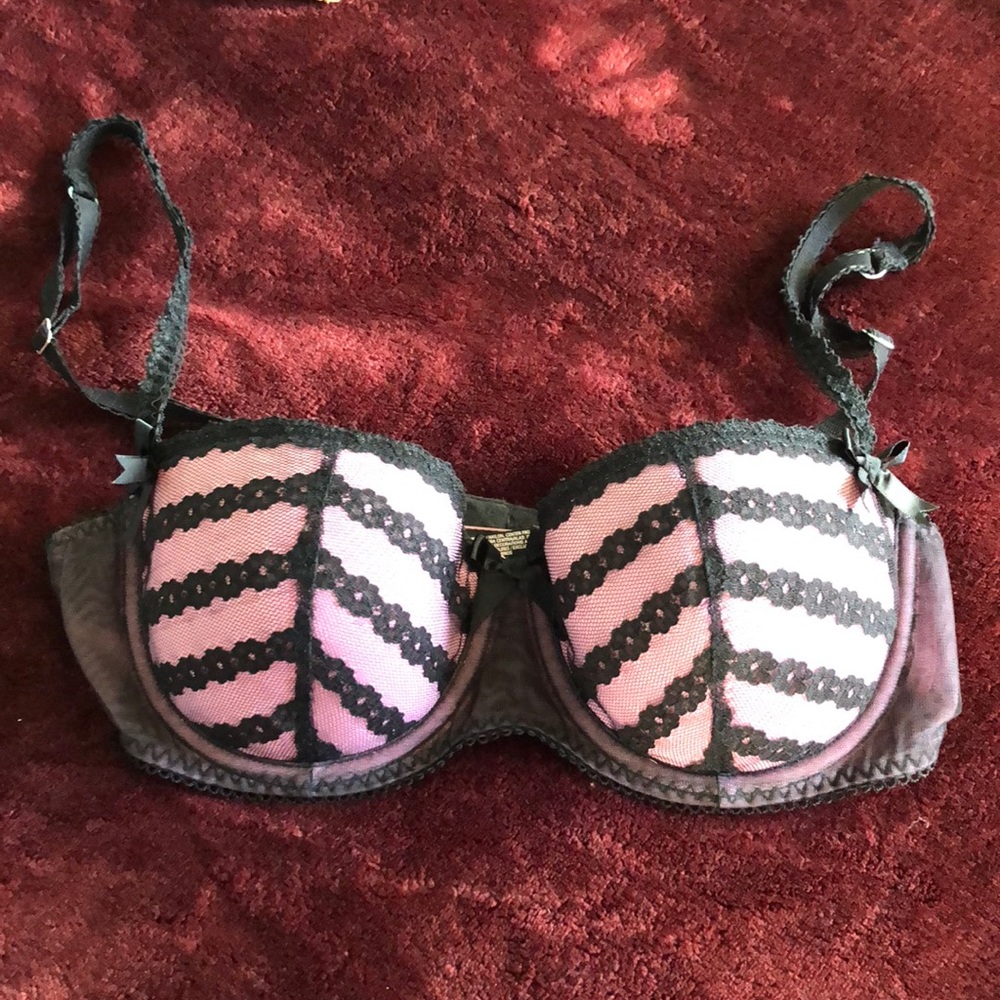 VICTORIAS SECRET 34C BRA